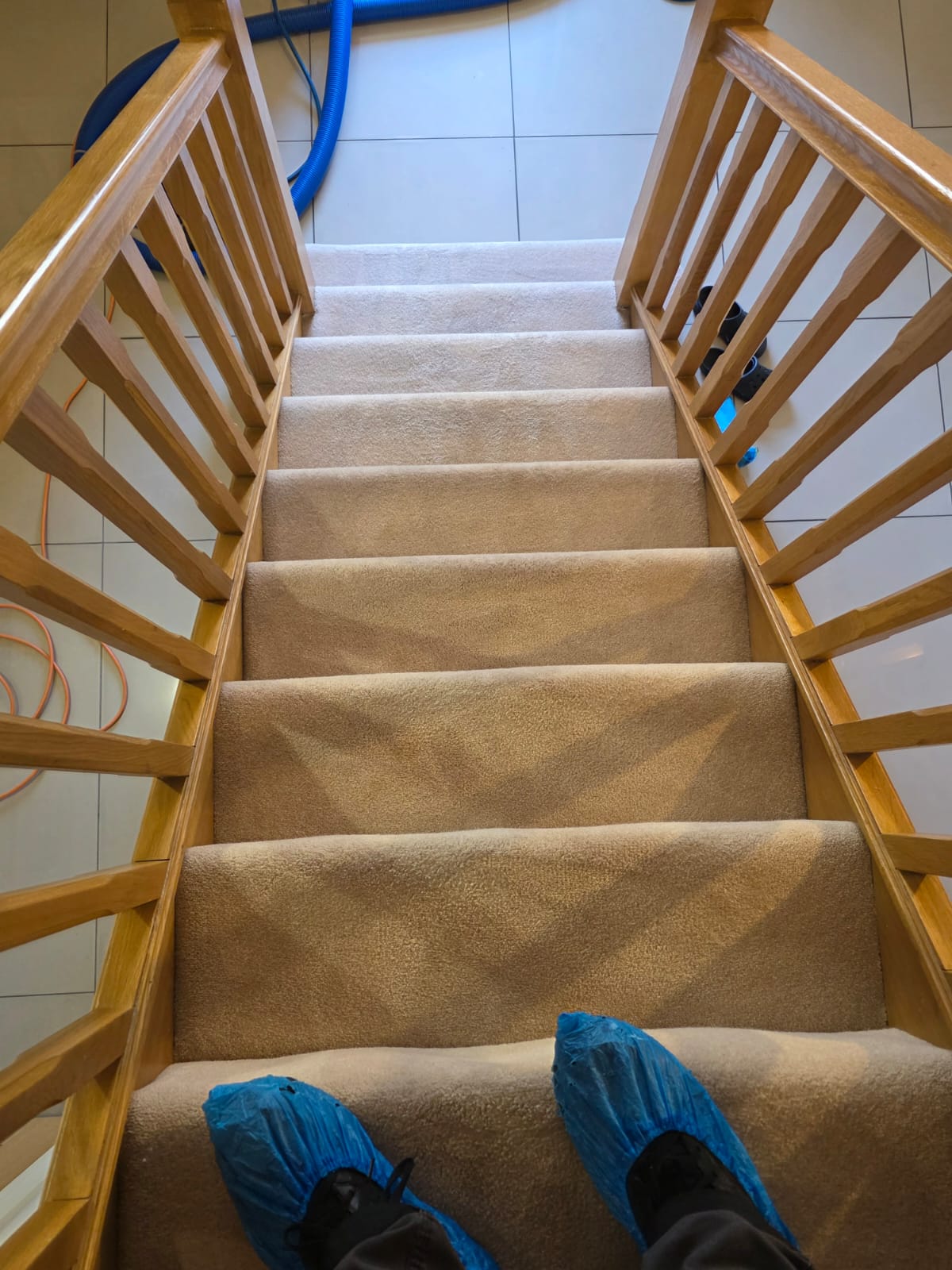 Fresh cream stair carpet after cleaning by Kingsbrook Carpet Cleaning